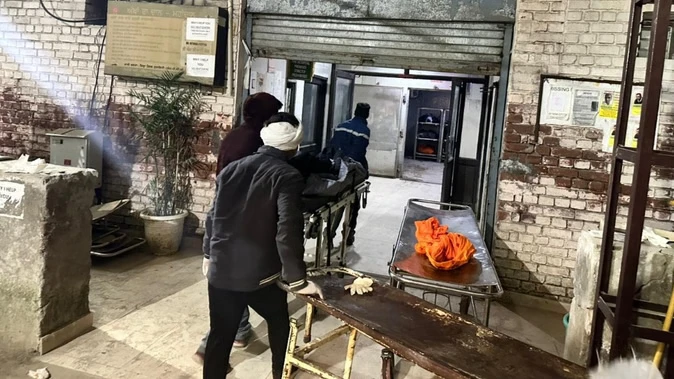 लुधियाना में भीषण हादसा: तेज रफ्तार कार डिवाइडर से टकराई, पांच की मौत