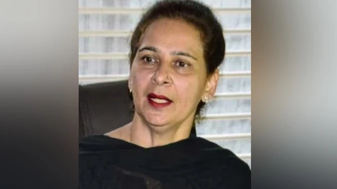 नवजोत सिद्धू की पत्नी पर गिरी गाज: नवजोत कौर पार्टी से सस्पेंड