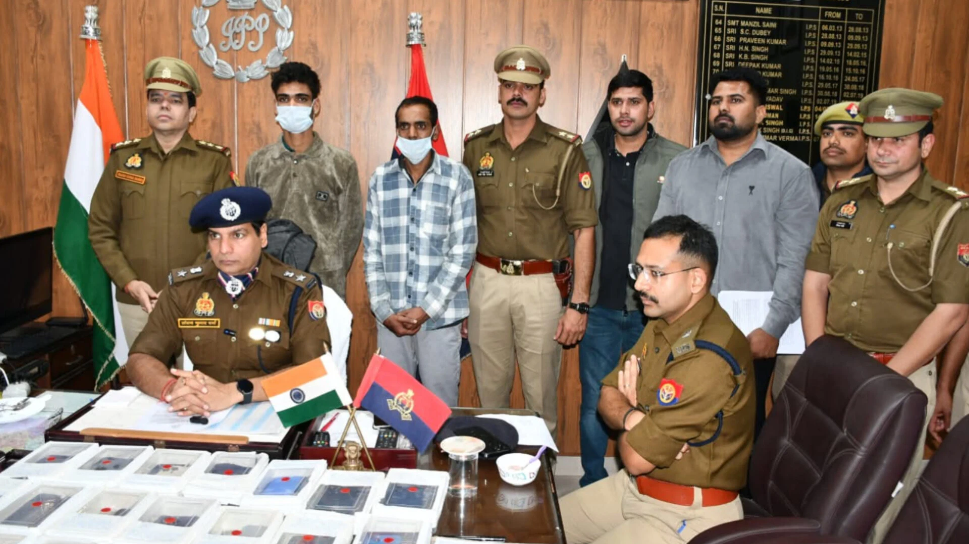 मुजफ्फरनगर में दो अंतरराज्यीय चोर गिरफ्तार, 30 लाख के मोबाइल बरामद