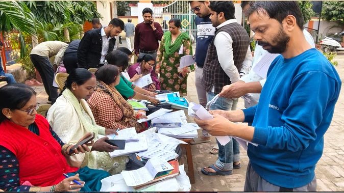 उत्तर प्रदेश में एसआईआर की समय सीमा बढ़ने के आसार, 17.7% फॉर्म अब भी लंबित