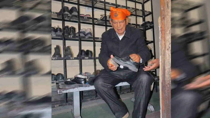 हरक सिंह के बयान पर हरीश रावत ने गुरुद्वारे में मांगी माफी, संगत की सेवा भी की