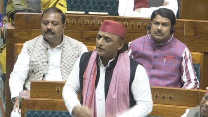 संसद में चुनाव सुधार पर बोले अखिलेश- SIR के बहाने एनआरसी की ताक में सरकार