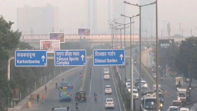 दिल्ली में बुधवार सुबह हवा की गुणवत्ता में सुधार,  पर AQI अब भी ‘खराब’ स्तर पर