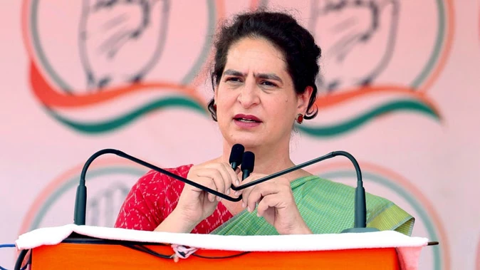 प्रियंका गांधी ने भाजपा पर किया पलटवार, कहा- मोदी विदेश में रहते हैं तो राहुल पर सवाल क्यों?