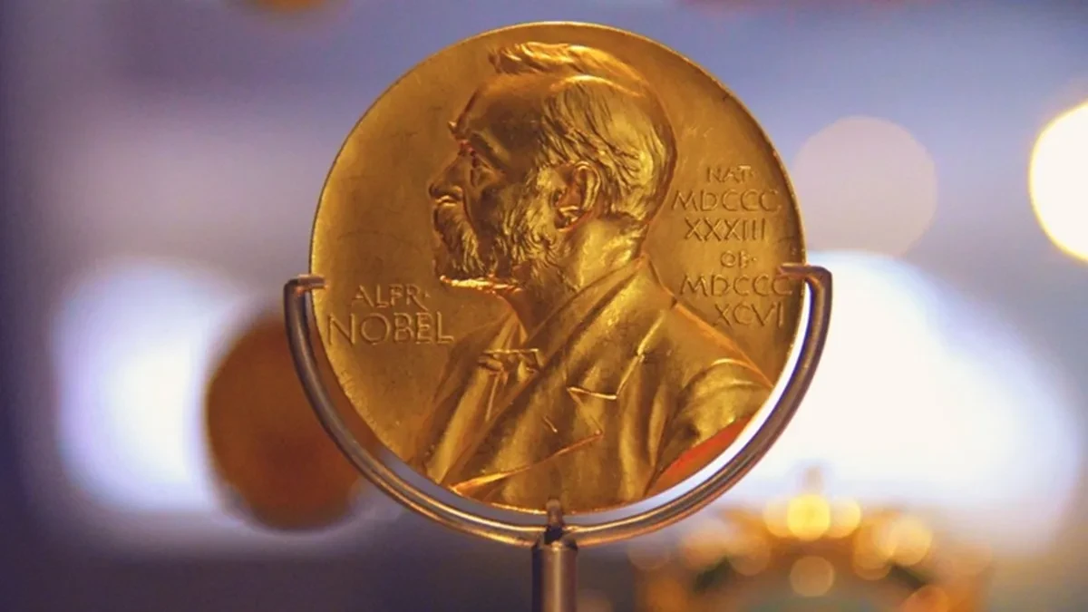 नोबेल जीत में आप्रवासी अहम, लेकिन ट्रंप की कड़ी नीतियां खतरनाक: विशेषज्ञ