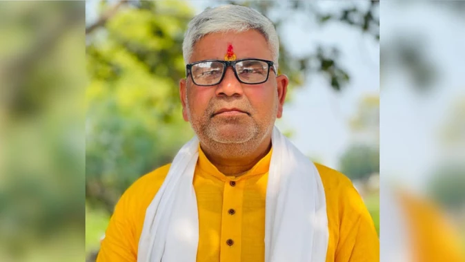 भदोही में प्रधान के भतीजे ने कार से कुचलकर क्लिनिक संचालक की हत्या