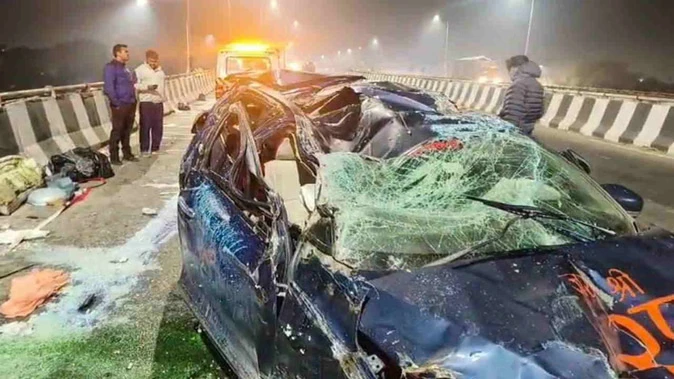 हरिद्वार में तेज रफ्तार कार ने जनरेटर से टकराकर मचाया कहर, तीन की मौत