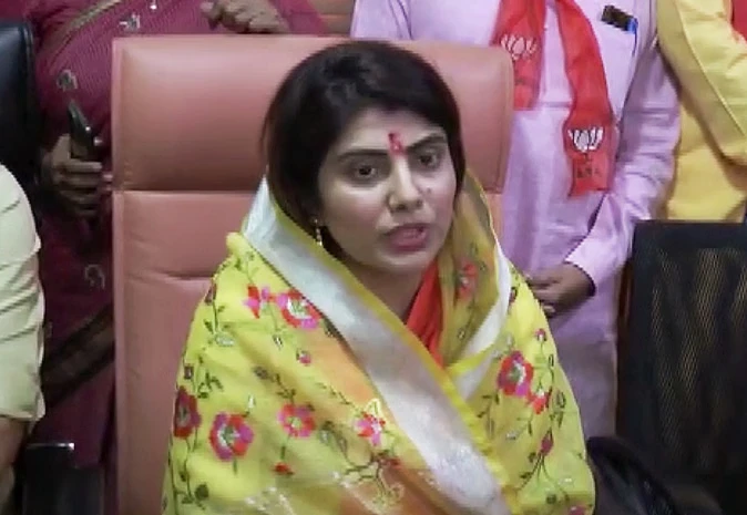 ‘जडेजा ने कभी गलत आदत नहीं अपनाई’, रिवाबा की टिप्पणी से क्रिकेट जगत में हलचल