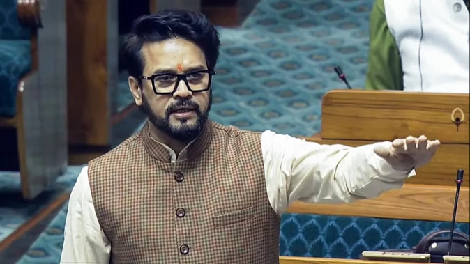 अनुराग ठाकुर ने संसद में तमिलनाडु सरकार पर साधा निशाना, कार्तिगई दीपम विवाद पर उठाए सवाल