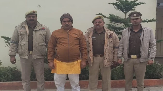 शिवपुरी में ‘बाबा’ के रूप में छुपा था फरार कैदी गायत्री, पुलिस ने किया गिरफ्तार