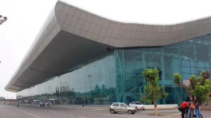 अमृतसर एयरपोर्ट पर 3 किलो से अधिक गांजा बरामद, बैंकॉक यात्री गिरफ्तार