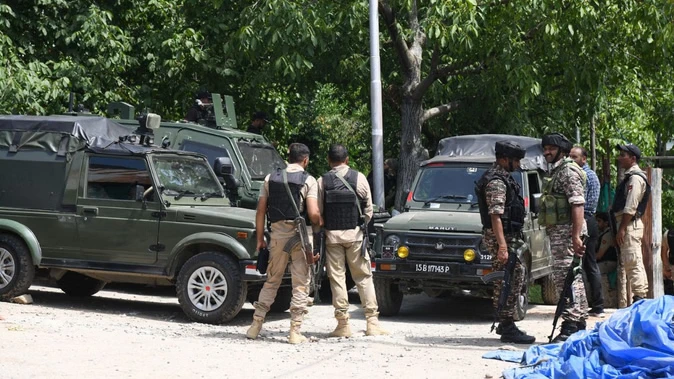 श्रीनगर में जैश-ए-मोहम्मद समेत आतंकी ओवर ग्राउंड वर्कर्स पर बड़ा अभियान, 150 से अधिक गिरफ्तार