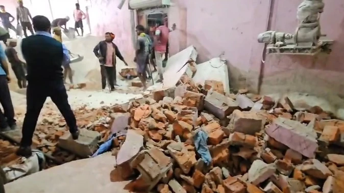 सूरजपुर में कोल्ड स्टोरेज की दीवार गिरने से तीन मजदूरों की मौत, एक घायल