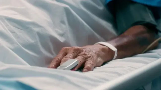 एक ही परिवार के चार सदस्यों ने की आत्महत्या, गांव में शोक का माहौल