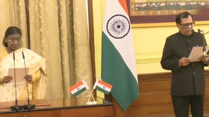 राष्ट्रपति ने दिलाई राज कुमार गोयल को मुख्य सूचना आयुक्त पद की शपथ