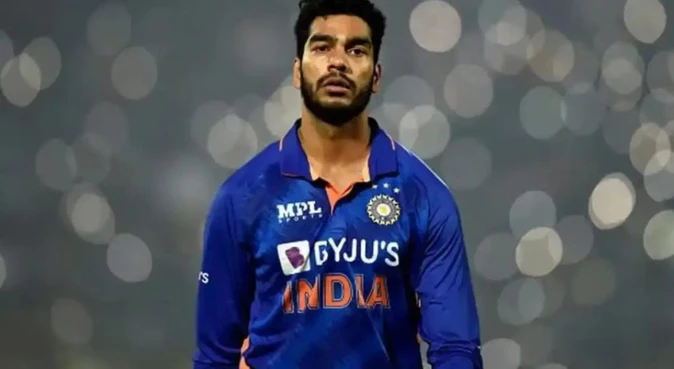 वेंकटेश अय्यर अब आरसीबी में, नीलामी में सात करोड़ में बिके