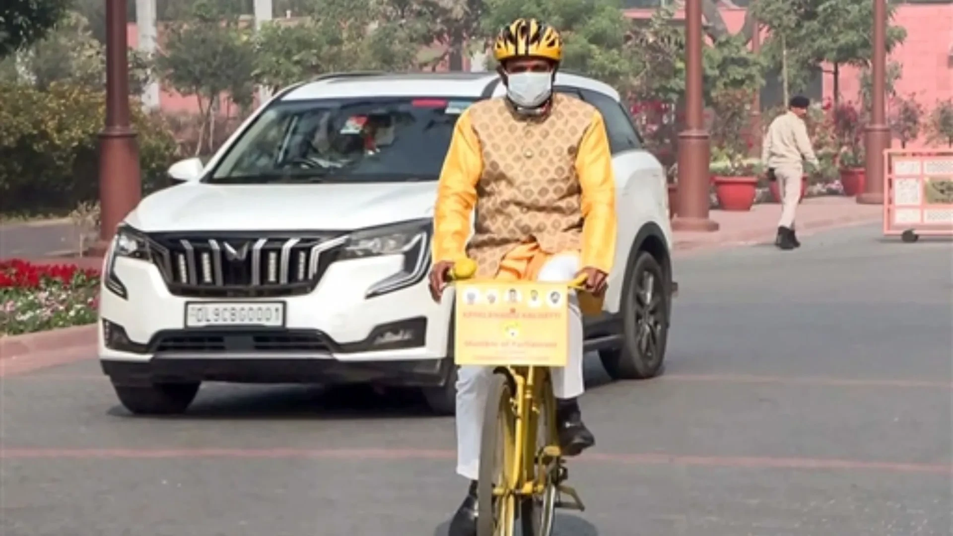 मजदूरों को 10-10 हजार... 50% WFH अनिवार्य: दिल्ली प्रदूषण पर सरकार का ऐलान