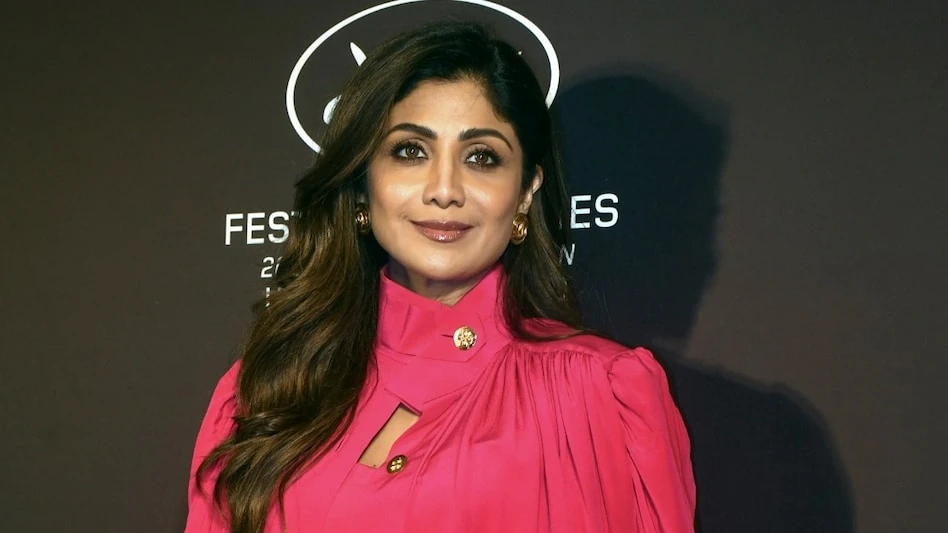 मुंबई: बॉलीवुड एक्ट्रेस शिल्पा शेट्टी के घर पर इनकम टैक्स की छापेमारी