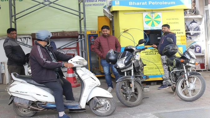 दिल्ली में नो पीयूसी, नो फ्यूल का असर: 24 घंटे में 61 हजार से ज्यादा पीयूसी जारी