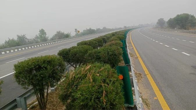 शीतलहर और कोहरे के मद्देनज़र पूर्वांचल एक्सप्रेसवे पर नई गति सीमा लागू