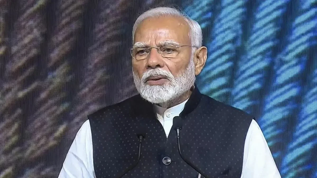 मौसम की मार: खराब विजिबिलिटी के चलते नदिया में नहीं उतर सका पीएम मोदी का हेलीकॉप्टर