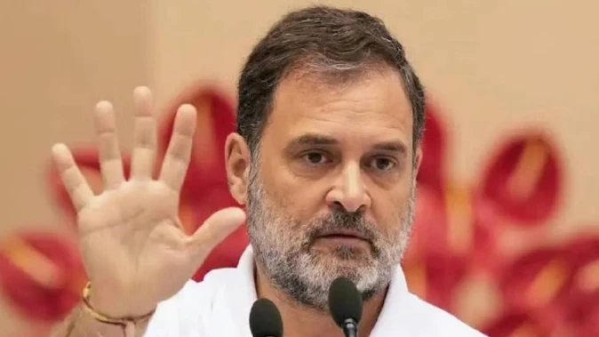 राहुल गांधी ने छात्रों से मुलाकात में उठाया आईएसआई में हस्तक्षेप का मुद्दा