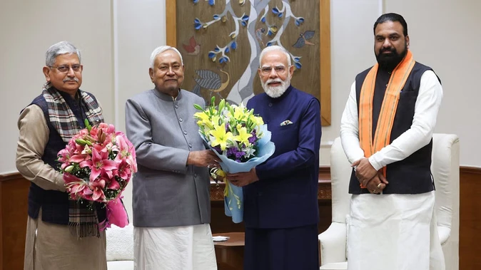 दिल्ली में पीएम मोदी और अमित शाह से मिले नीतीश कुमार, बिहार के विकास पर मंथन