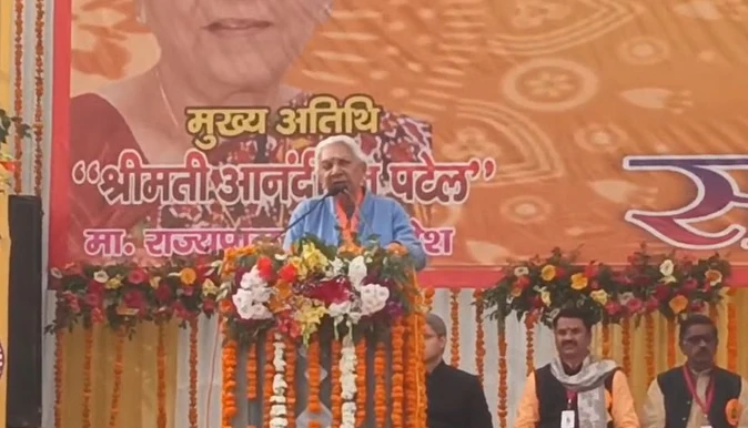 एसआईआर का विरोध न करें, घुसपैठियों को बाहर निकाला जा रहा:  आनंदीबेन