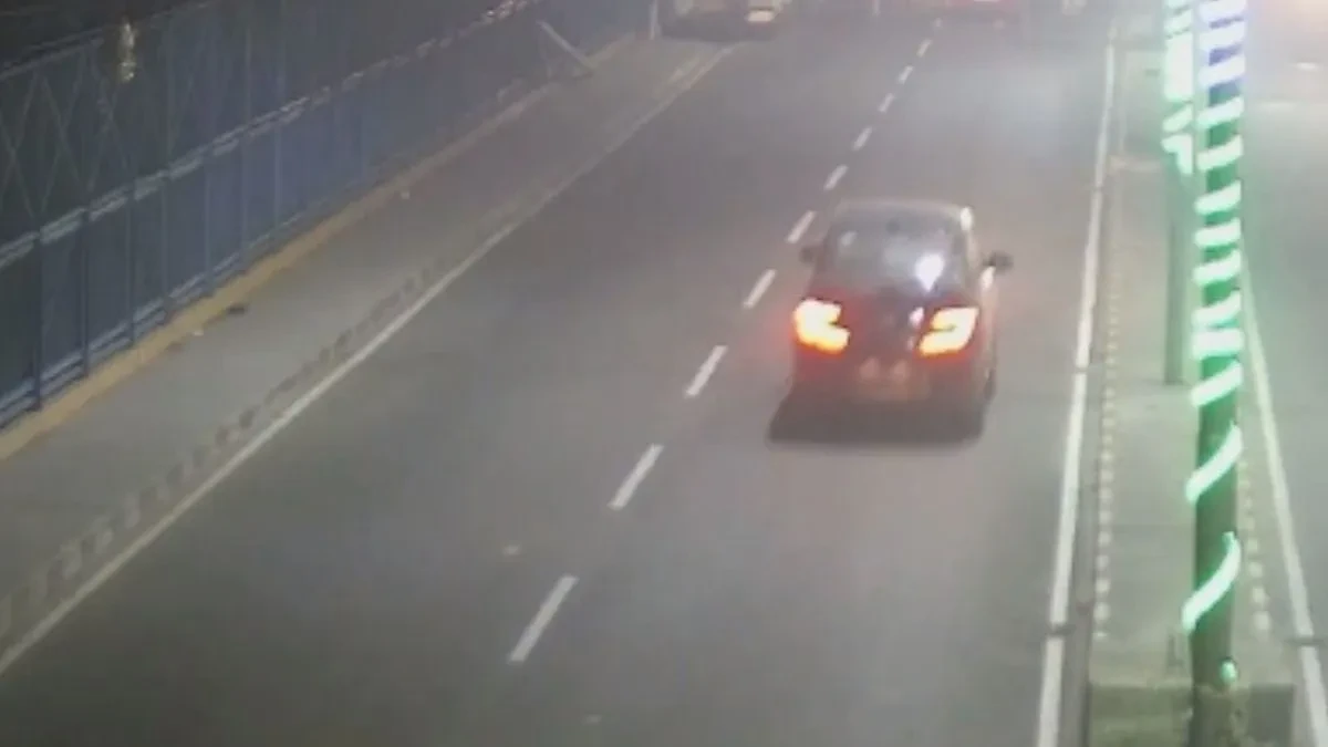 कानपुर में तेज रफ्तार कार ने तोड़ी बैरिकेडिंग, ड्यूटी पर तैनात पुलिसकर्मी घायल