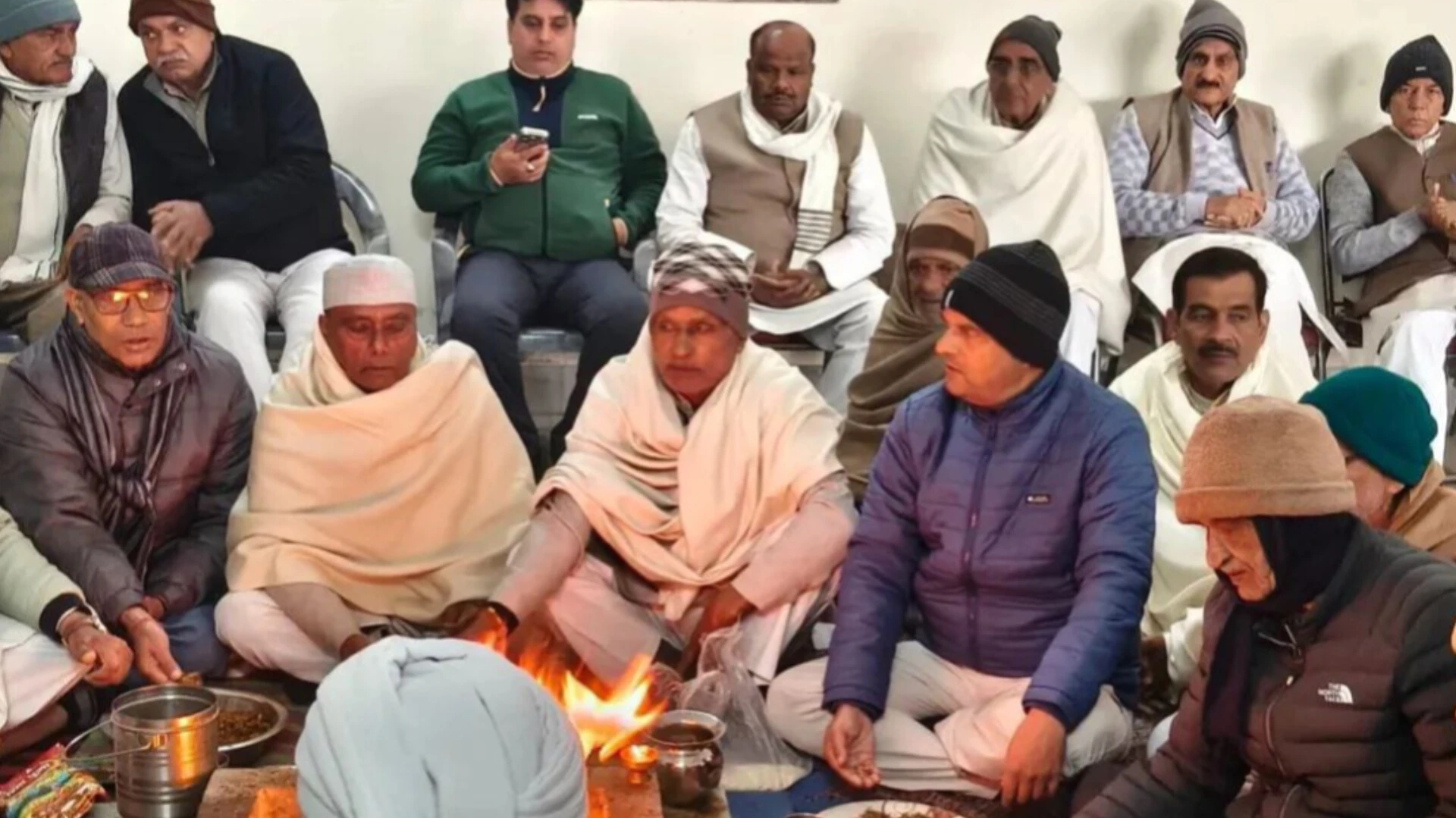 पूर्व प्रधानमंत्री चौधरी चरण सिंह को जयंती पर किया नमन, सैकड़ों लोग रहे मौजूद