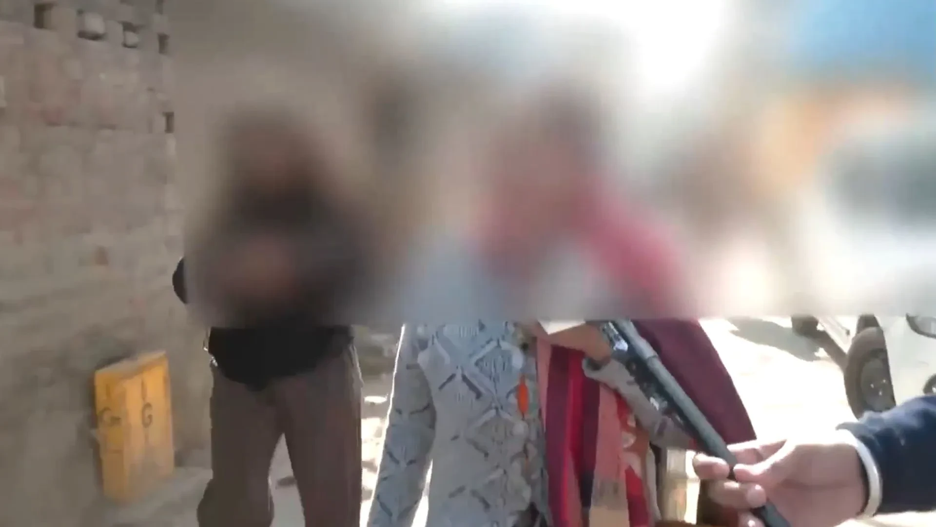 उन्नाव रेप केस में पीड़ित मां का आरोप- 'बदसलूकी और बस से कूदने पर हुई मजबूर'