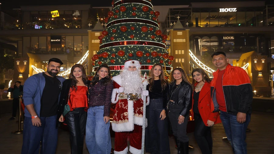 दिल्ली में क्रिसमस की धूम, चर्च और बाजारों में जगमगाती रौनक