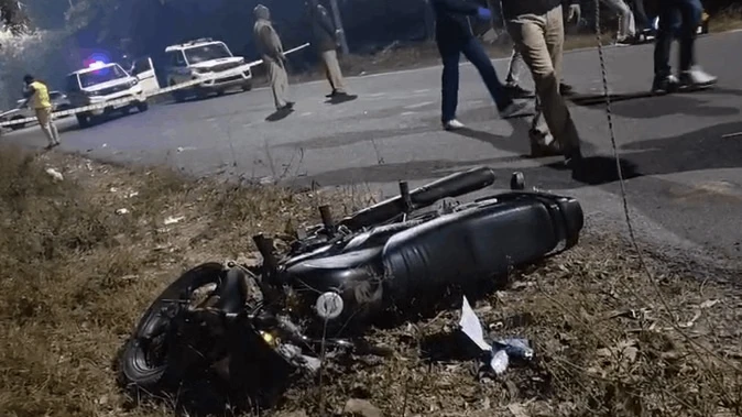 नरेला में हत्या के प्रयास के आरोपी मुठभेड़ के बाद गिरफ्तार, दोनों बदमाश घायल