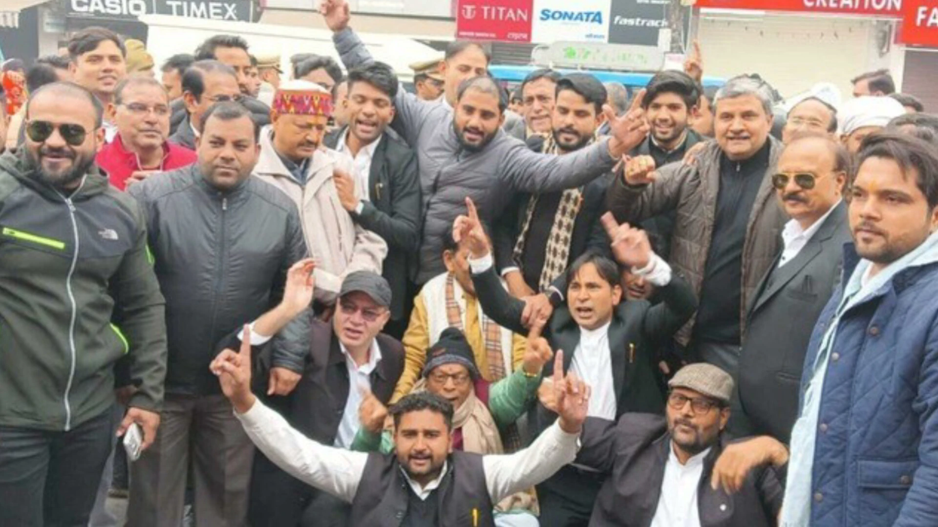 पश्चिम में हाईकोर्ट बेंच !