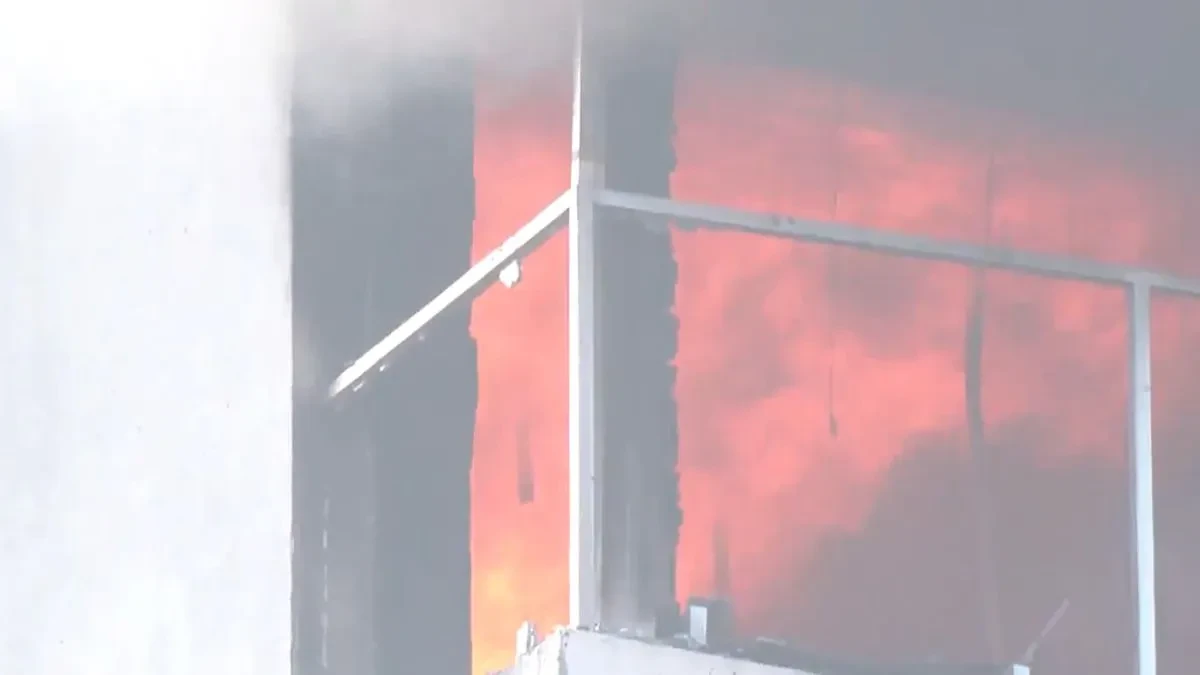 रांची के पर्ल ऑर्किड अपार्टमेंट में शॉर्ट सर्किट से आग, दमकल ने पाया काबू