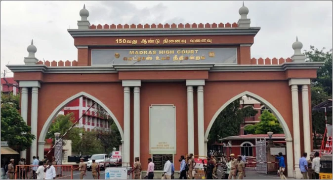 बच्चों के इंटरनेट इस्तेमाल करने के लिए कानून बनाए सरकार: मद्रास हाईकोर्ट