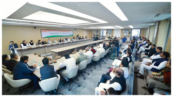 एसआईआर पर कांग्रेस का बड़ा आरोप, खरगे बोले– वोटर अधिकार कमजोर करने की कोशिश