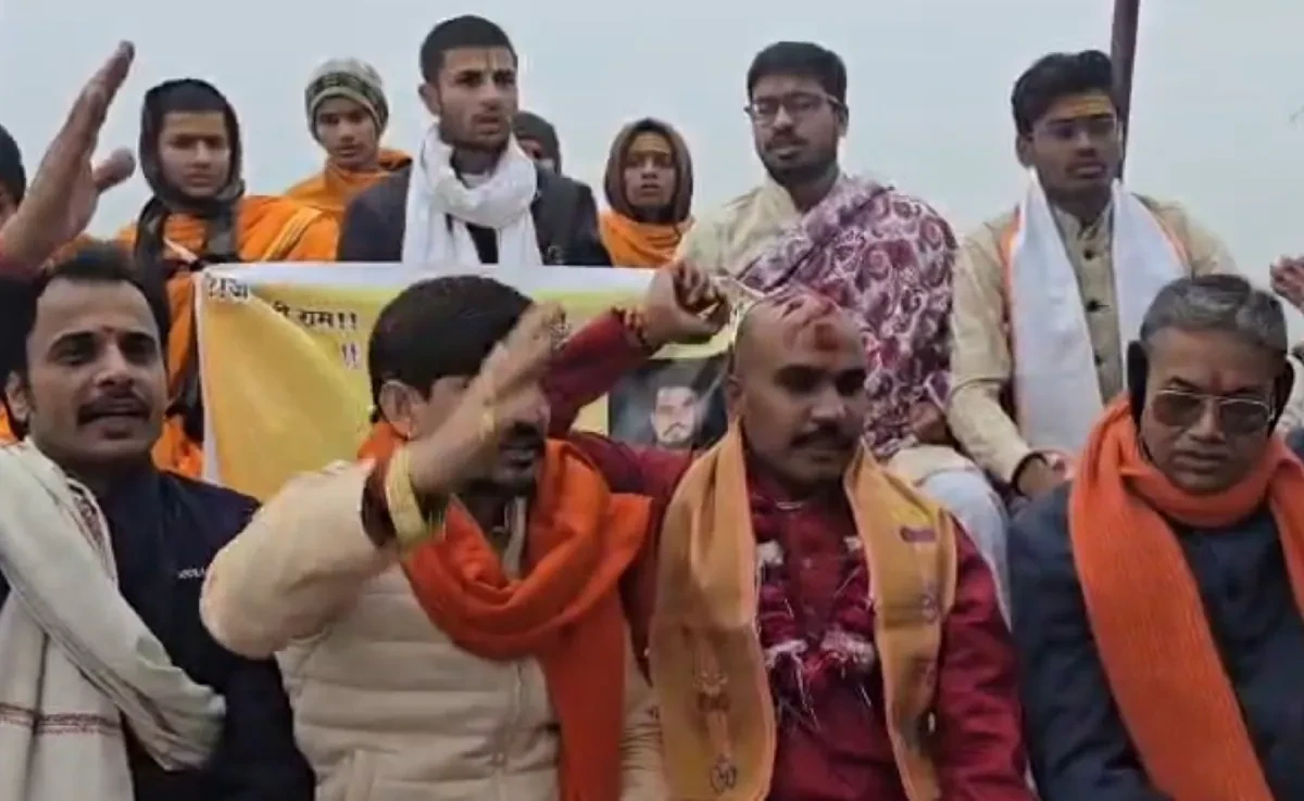 सागर के असद खान ने काशी में अपनाया सनातन धर्म, हुआ विधिवत नामकरण