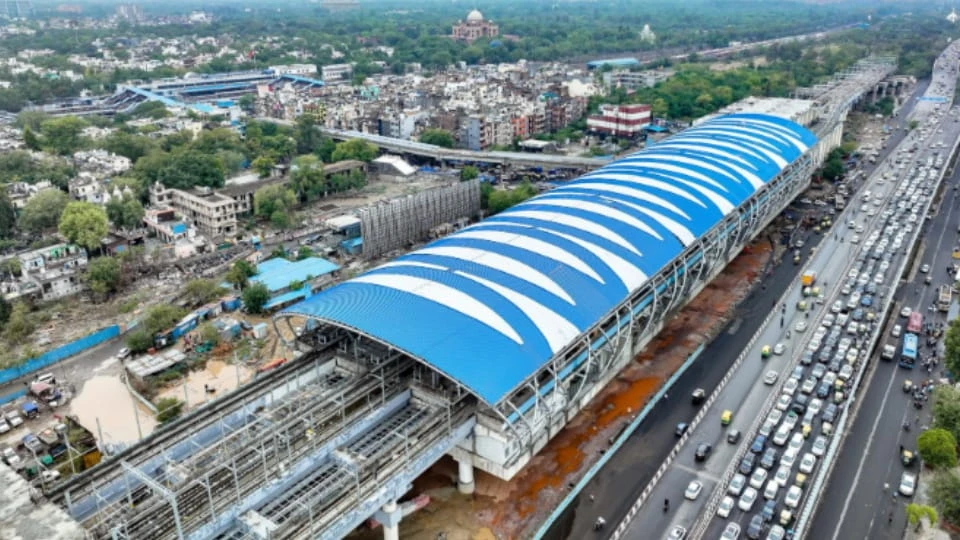 मेरठ: रैपिड रेल डिपो में डकैती, गार्ड को बंधक बनाकर लाखों का सामान लूटा