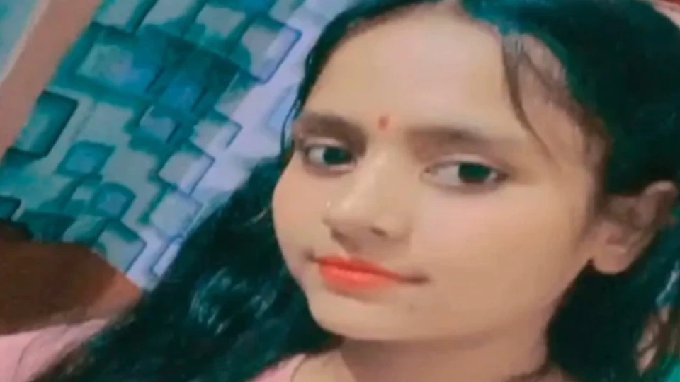 आईफोन की जिद बनी मौत की वजह, जालौन में 11वीं की छात्रा ने जहर खाकर दी जान