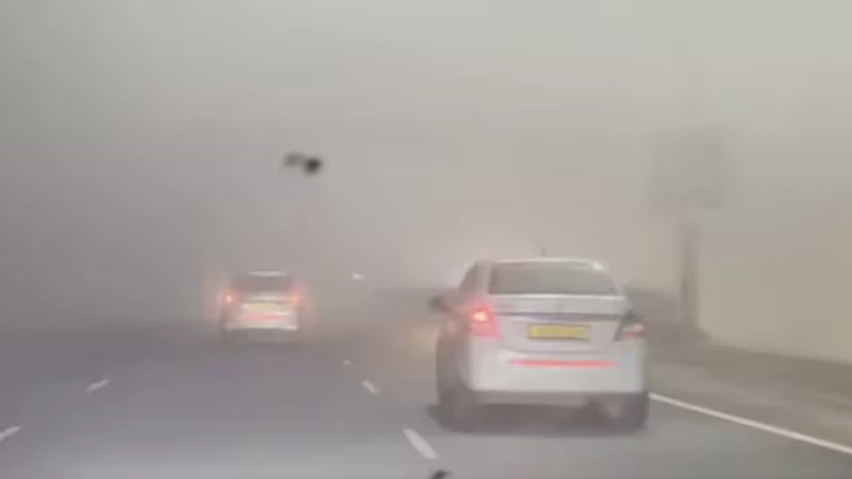 दिल्ली-एनसीआर में कोहरे की चादर, विजिबिलिटी गिरी; रेल यातायात प्रभावित