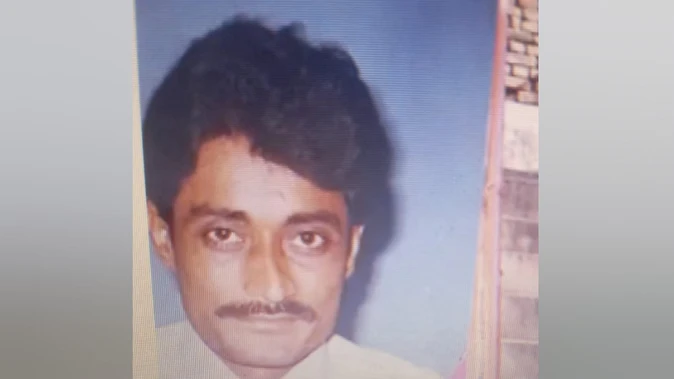 तीन साल कैद में रखा गया रिटायर्ड क्लर्क और बेटी, नौकर दंपती पर प्रताड़ना का आरोप