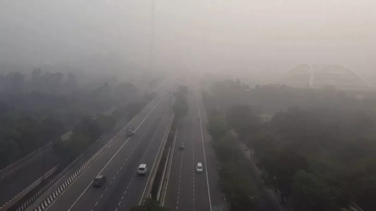 नई दिल्ली में प्रदूषण का कहर जारी, एक्यूआई 373, नोएडा सबसे प्रदूषित