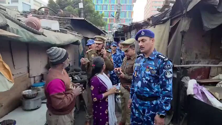 यूपी पुलिस की नागरिकता बताने वाली मशीन, एसएचओ बोले- ये बता देगी कि कहां के हो