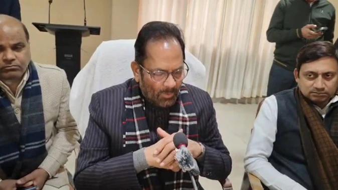 चुनाव जनाधार और विकास कार्यों से जीते जाते हैं, वोट चोरी के आरोप निराधार: नकवी