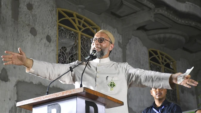 ट्रंप मादुरो को पकड़ सकते हैं, तो मोदी हाफिज-मसूद को क्यों नहीं?: ओवैसी