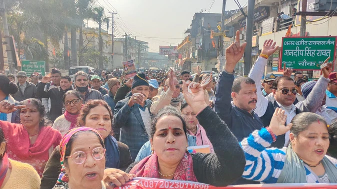 उत्तराखंड में सड़कों पर प्रदर्शन, अंकिता हत्याकांड की निष्पक्ष जांच की उठी आवाज़