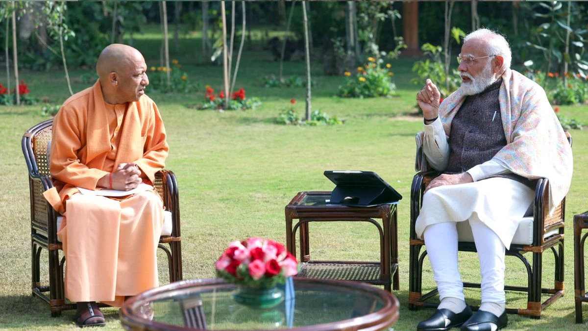 योगी के दिल्ली दौरे से यूपी की राजनीति में हलचल, मंत्रिमंडल विस्तार की चर्चाएं तेज