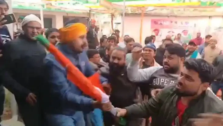 बिहार कांग्रेस की बैठक में दो गुट भिड़े, प्रदेश अध्यक्ष के सामने हंगामा