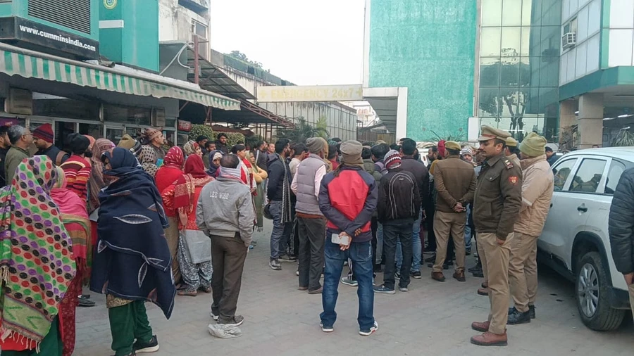 मेरठ: बेटी के अपहरण का विरोध करने पर मां की हत्या, भीम आर्मी का अस्पताल में हंगामा